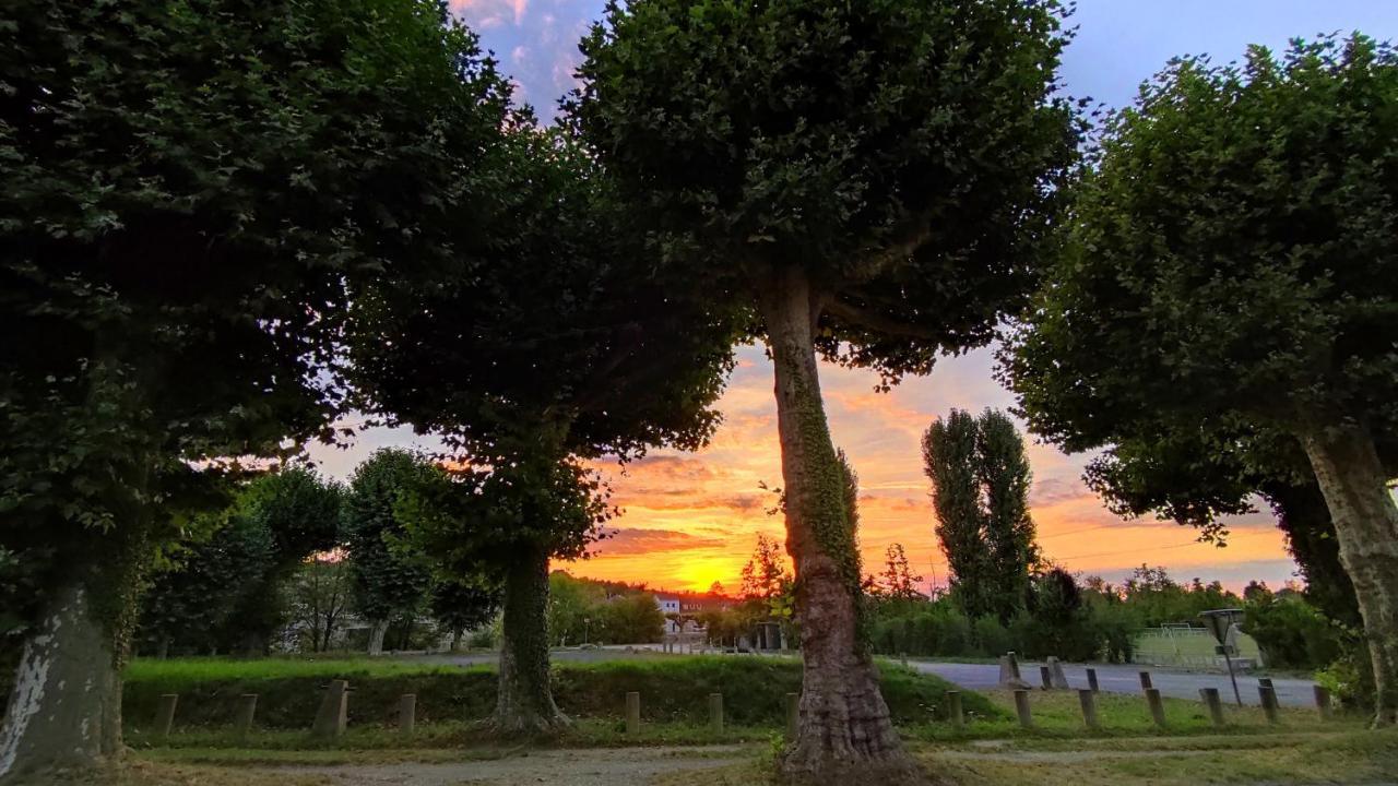 فندق Aux Trois Rois Pont-Sur-Yonne المظهر الخارجي الصورة